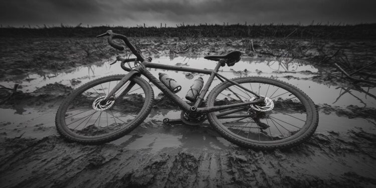 Wout van Aert, le champion de cyclo-cross malade, déclare forfait - Viral Mag Wout van Aert triple champion du monde de cyclo cross est contraint de reporter le début de sa saison dans la discipline suite à une maladie Viral Mag
