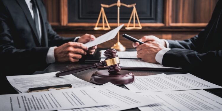 Blake Lively Accuse Justin Baldoni de Harcèlement, Il Réplique en Justice - Viral Mag Justin Baldoni poursuit Blake Lively en diffamation suite à des accusations de harcèlement sexuel 400 millions de dollars réclamés Laffaire divise Hollywood Viral Mag