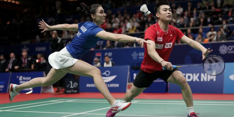 Malgré un parcours impressionnant Delphine Delrue et Thom Gicquel chutent en finale de lOpen dInde face à la paire chinoise JiangWei Une défaite en deux sets serrés   Viral Mag