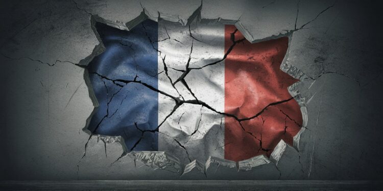 Marine Le Pen réagit aux propos controversés de François Bayrou sur limmigration en France lappelant à des actes plutôt que des mots   Viral Mag