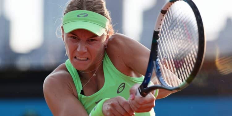 Jasmine Paolini Domine le Premier Tour de l’Open d’Australie - Viral Mag LItalienne Jasmine Paolini a facilement remporté son match du premier tour de lOpen dAustralie face à la Chinoise Wei Sijia Découvrez les détails de sa performance impressionnante   Viral Mag
