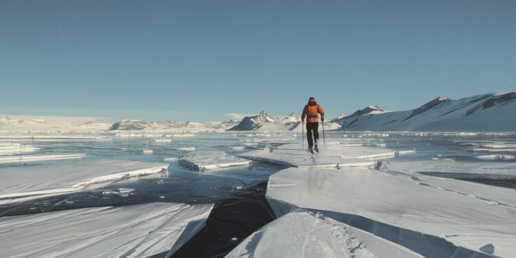 Karen Kyllesø, 21 Ans, Réalise Un Exploit Historique En Antarctique - Viral Mag La Norvégienne Karen Kyllesø 21 ans devient la plus jeune personne à atteindre le pôle Sud en solo et sans assistance Un exploit polaire hors norme    Viral Mag