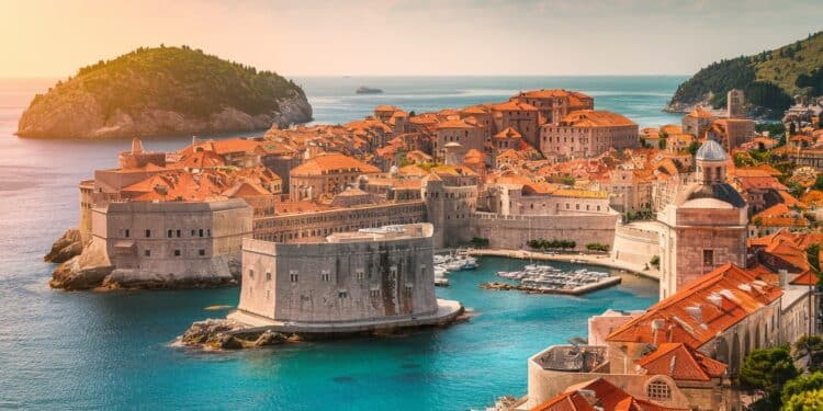 La Croatie a enregistré un nombre record de touristes en 2024 avec une hausse des séjours hors saison et dans larrière pays   Viral Mag