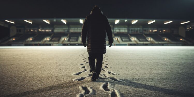 Malgré la première place en N3 lentraîneur Laurent Fournier est écarté du CChartres Football Les raisons de ce départ soudain soulèvent des interrogations   Viral Mag