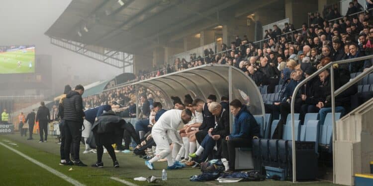 Plombé par les absences clés le LOSC traverse une période délicate Leffectif fragilisé soulève des questions sur le recrutement hivernal   Viral Mag