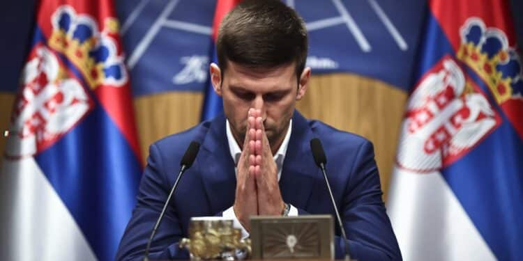 Le Mea Culpa du Journaliste après ses Moqueries sur Djokovic - Viral Mag Après avoir raillé les supporters de Novak Djokovic le journaliste Tony Jones réitère ses excuses publiques Retour sur la polémique   Viral Mag