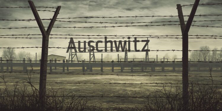 Le Premier Ministre Britannique Dénonce l’Antisémitisme à Auschwitz - Viral Mag Le Premier Ministre Keir Starmer condamne la montée de lantisémitisme lors dune visite poignante à Auschwitz Découvrez son message fort   Viral Mag