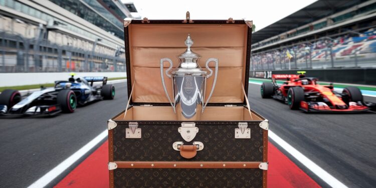 Luxe et F1 : Louis Vuitton Débarque sur les Circuits - Viral Mag Louis Vuitton marque phare de LVMH sinstalle en Formule 1 pour 10 ans Découvrez comment le luxe va prendre toute sa place sur les 24 Grands Prix   Viral Mag