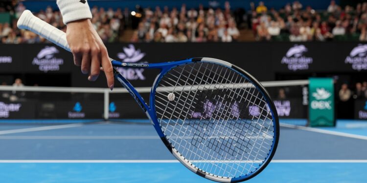 Naomi Osaka de Retour en Force à l’Open d’Australie 2025 - Viral Mag Naomi Osaka ancienne n°1 mondiale réalise un retour remarquable à lOpen dAustralie 2025 atteignant le 3e tour avec une détermination renouvelée   Viral Mag