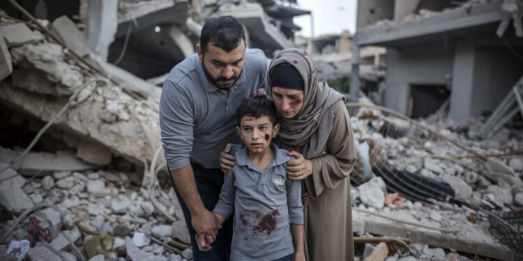 Retour Difficile des Syriens dans les Bastions Rebelles Dévastés - Viral Mag Après la chute du régime dAssad les Syriens tentent de reconstruire leur vie dans les ruines des anciens bastions rebelles Un défi immense les attend Viral Mag