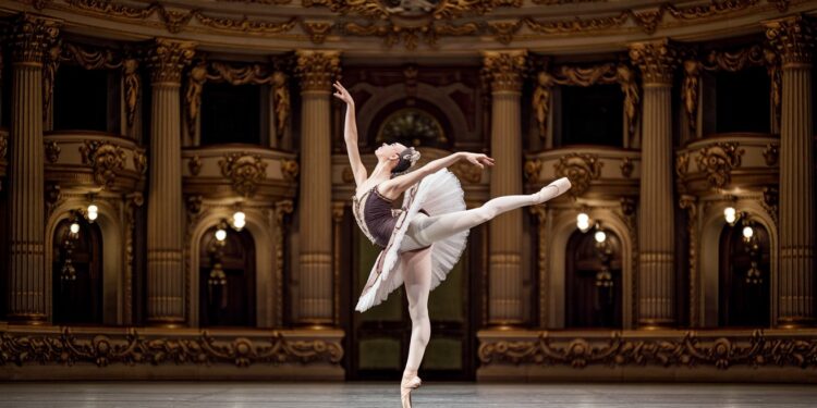 Roxane Stojanov talentueuse danseuse franco macédonienne est nommée Étoile de lOpéra de Paris Découvrez son parcours exceptionnel et ses prouesses sur scène   Viral Mag