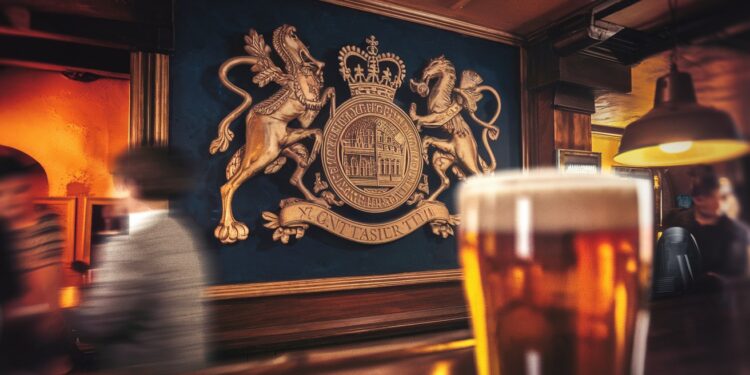 Scandale au Parlement : Une Collaboratrice Droguée à Son Insu - Viral Mag Une collaboratrice parlementaire aurait été droguée à son insu dans un bar du Parlement britannique Le premier ministre se dit extrêmement préoccupé   Viral Mag