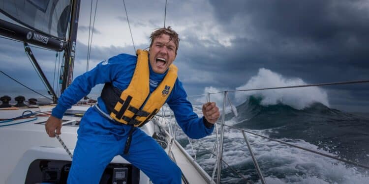 Yoann Richomme, L’Héroïque Dauphin du Vendée Globe 2025 - Viral Mag Yoann Richomme skippeur de Paprec Arkéa a réalisé une course époustouflante lors du Vendée Globe 2025 terminant second derrière Charlie Dalin Viral Mag