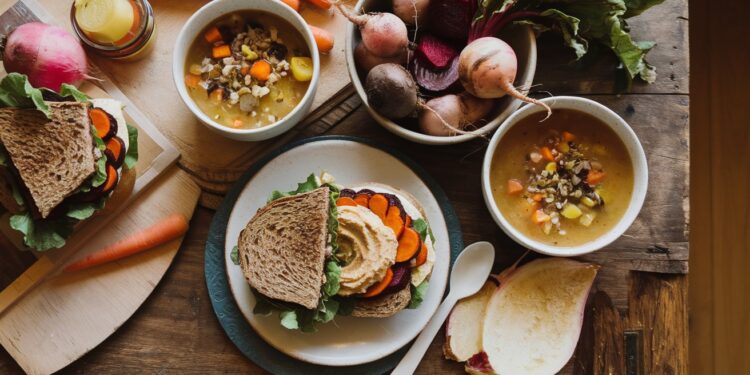 Découvrez notre sélection de 15 recettes rapides et savoureuses pour des déjeuners dhiver réconfortants et équilibrés en moins de 10 minutes    Viral Mag