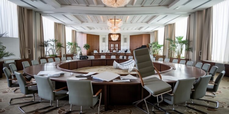 L’Absence Américaine Ébranle le G20 à Johannesburg - Viral Mag Les diplomates du G20 se réunissent à Johannesburg sans les États Unis Coup dur pour lAfrique du Sud qui préside pour la première fois Viral Mag