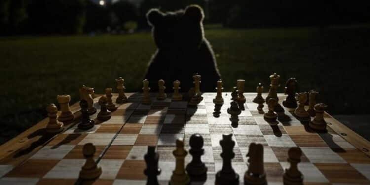 Macron Face à Trump : Alerte Sur la Menace Russe - Viral Mag Macron met en garde Trump contre la Russie et promet des efforts face à Poutine Une nouvelle ère souvre que va t il se passer Viral Mag