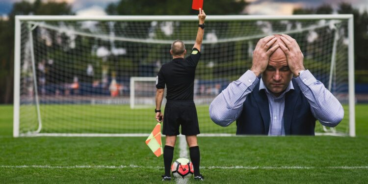 Mea culpa d’Arne Slot après son expulsion houleuse à Everton - Viral Mag Arne Slot regrette son comportement lors du match Everton Liverpool Lentraîneur néerlandais promet de tirer les leçons de cet incident Viral Mag