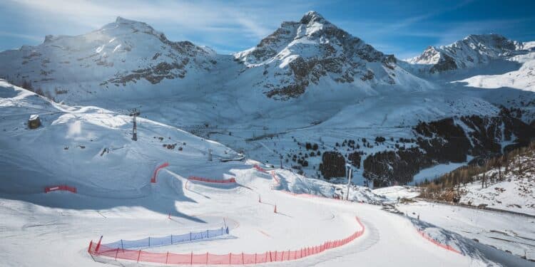 Le Norvégien Timon Haugan plutôt spécialiste du slalom a surpris tout le monde en dominant la première manche du géant des Mondiaux de Saalbach Découvrez sa performance et les enjeux de la deuxième manche   Viral Mag