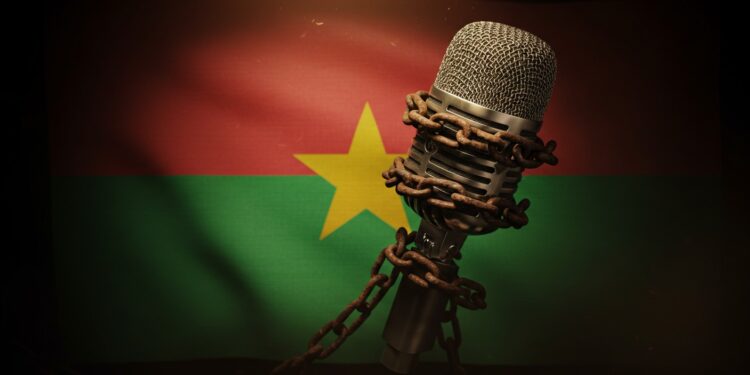 Burkina Faso : Répression et Excuses dans les Médias - Viral Mag Découvrez comment une chaîne TV burkinabè sexcuse après des critiques sur la junte et la répression des voix dissidentes Viral Mag