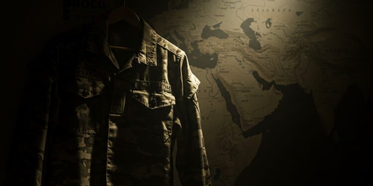 Découvrez pourquoi le porte parole de larmée israélienne quitte son poste après une carrière marquante Un retrait qui intrigue    Viral Mag