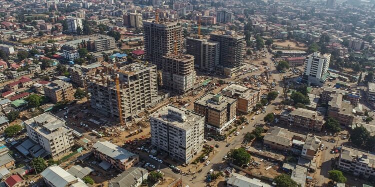 Éthiopie : Halte Aux Expulsions Forcées Urbaines - Viral Mag Un méga projet urbain en Éthiopie provoque des expulsions massives sans indemnisation Découvrez les impacts humains et les appels à laction Viral Mag