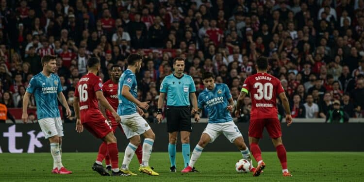 François Letexier Arbitre Real Madrid-Arsenal - Viral Mag François Letexier arbitrera Real Madrid Arsenal en Ligue des champions Découvrez son parcours et les enjeux de ce match crucial Viral Mag