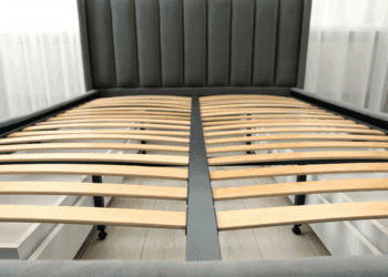 Adieu les réveils en sursaut : quel sommier double pour une indépendance de couchage parfaite ?