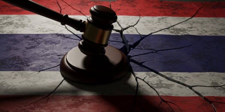 Un universitaire américain en détention en Thaïlande pour avoir insulté la monarchie Une loi stricte qui fait débat  que risque t il    Viral Mag