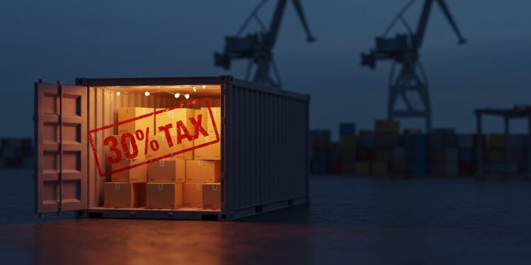 Trump Annule l’Exemption Douanière : Impact sur la Chine - Viral Mag Découvrez comment le décret de Trump sur les colis chinois change la donne taxes e commerce et lutte contre les opiacés Cliquez pour tout savoir Viral Mag