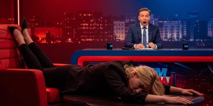 Chroniqueuse Pro-Trump S’effondre En Direct - Viral Mag Une chroniqueuse pro Trump seffondre en direct sur une chaîne conservatrice en critiquant Biden Découvrez les détails de cet incident viral et ses implications Viral Mag