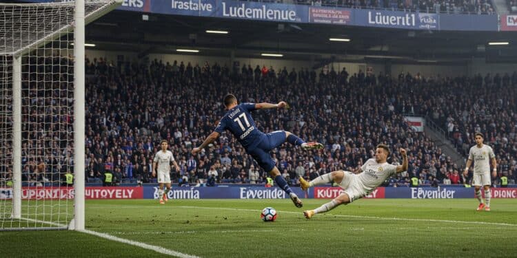 Le Havre Se Sauve Grâce À Une Panenka Historique - Viral Mag Un penalty audacieux dAbdoulaye Touré sauve Le Havre et envoie Reims en barrages Revivez ce moment clé de la Ligue 1 2025 Viral Mag