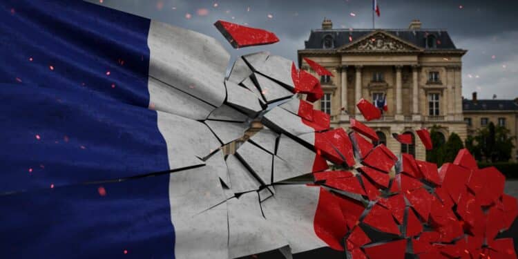 Le macronisme vacille  entre ambitions brisées et luttes internes que restera t il du projet dEmmanuel Macron en 2027  Découvrez lanalyse   Viral Mag