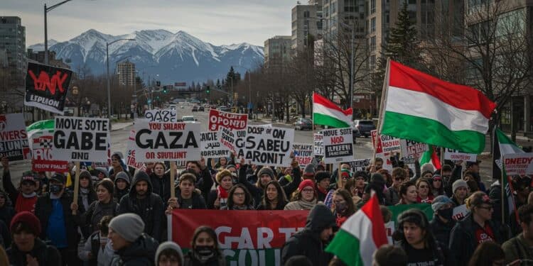 À Calgary des manifestants dénoncent la guerre à Gaza et critiquent Trump lors du G7 2025 Découvrez leurs messages et limpact de leurs actions   Viral Mag