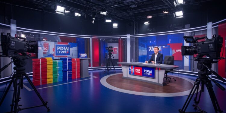 Paul Larrouturou Quitte TF1 Pour Franceinfo : Un Tournant - Viral Mag Paul Larrouturou quitte la matinale de TF1 pour franceinfo Découvrez limpact de ce transfert sur la télévision et la politique à lapproche de la présidentielle   Viral Mag