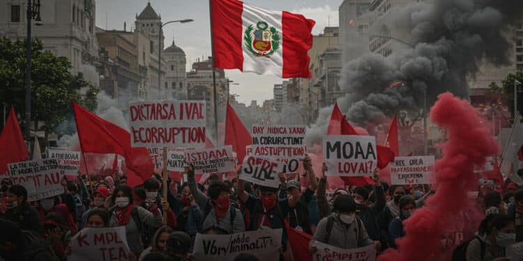 28092025   Des heurts violents secouent Lima  19 blessés dans une manifestation contre le gouvernement Pourquoi le peuple péruvien se soulève t il  La tension monte et une nouvelle marche est prévue   Viral Mag