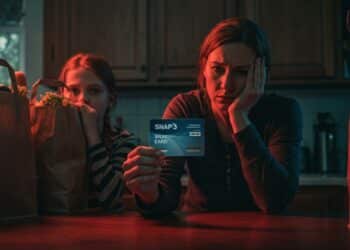 Polemique Lycee : Retour Eleves Harceleurs - Viral Mag Grève dans un lycée du Var contre la réintégration délèves harceleurs Une décision contestée qui relance le débat sur la lutte contre le harcèlement scolaire   Viral Mag