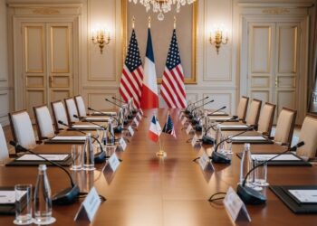 Équateur : Coup Dur Contre la Criminalité - Viral Mag LÉquateur frappe fort 26 guérilleros arrêtés 300M$ de biens saisis Découvrez lopération contre les Comandos de la Frontera Viral Mag