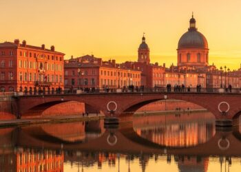 Larbitre polonais Szymon Marciniak a été désigné pour diriger le choc de Ligue des Champions entre le PSG et lAtlético Madrid mercredi Un choix fort pour ce match capital   Viral Mag