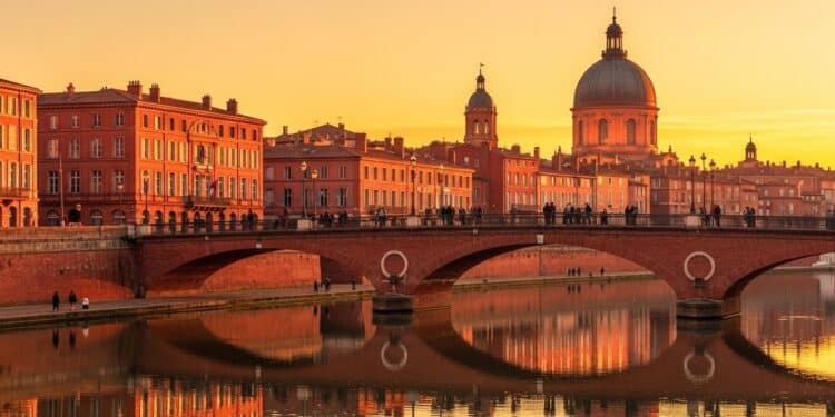 Découvrez les meilleurs quartiers où dormir à Toulouse en 2025  du Capitole ultra central à Saint Michel festif mes adresses coups de cœur bons plans et conseils pour tous les budgets   Viral Mag