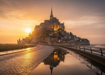 Paul El Kharrat Recadre Faustine Bollaert en Direct - Viral Mag Paul El Kharrat cloue le bec de Faustine Bollaert dans une émission tendue Découvrez cet échange viral qui secoue la télé française Viral Mag