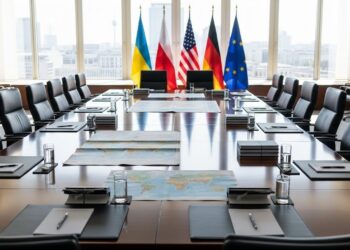 Dans un contexte géopolitique tendu la Roumanie signe un contrat record avec les États Unis pour lachat de 32 chasseurs F 35 Découvrez les détails et les enjeux de cette acquisition majeure qui renforce les capacités militaires du pays   Viral Mag