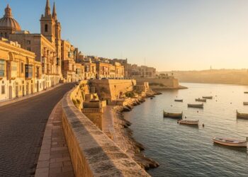 Après la chute du gouvernement Barnier la France se retrouve sans budget ni premier ministre Découvrez les scénarios possibles pour sortir de limpasse politique   Viral Mag