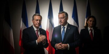 États-Unis Contre Huione : Sanctions Financières - Viral Mag Les États Unis ciblent le groupe Huione au Cambodge avec des sanctions financières pour lutter contre le blanchiment dargent et les cybercrimes Découvrez pourquoi Viral Mag