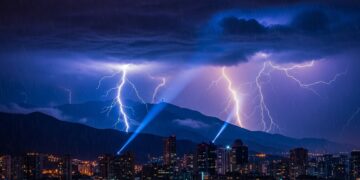 Découvrez le fiel cultivé de Pauline Kael dans ses Écrits sur le cinéma réédités pour un regard sans filtre sur le 7e art avant lère du politiquement correct   Viral Mag