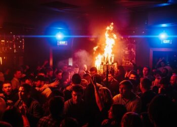 01122024   Dimanche 1 décembre 2024   MOG a chuté de 193 sur les 7 derniers jours alors que Catslap senvole de 25 en quelques heures Le nouveau meme coin commence à faire parler de lui sur cryptocom porté par un nouveau programme de burn de tokens qui suscite un intérêt grandissant Un compte à rebours sur   Viral Mag