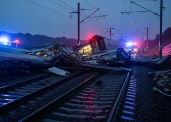 Le prince Harry témoigne à la Haute Cour contre léditeur du Daily Mail pour intrusions illégales dans sa vie privée Une bataille judiciaire historique qui ravive les tensions avec la presse britannique   Viral Mag