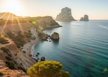 Solana Accumule À 131$ : Inversion Imminente ? - Viral Mag Découvrez comment le prix de Solana défend le support clé à 131$ avec des signes daccumulation qui pourraient annoncer une forte reprise Analyse technique et perspectives pour les investisseurs Viral Mag