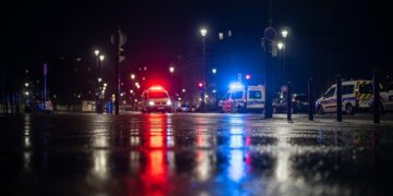 Les Législatives Françaises Secouent l’Échiquier Politique - Viral Mag Les élections législatives françaises de 2024 provoquent un séisme politique avec la percée de lextrême droite et une déroute pour Macron Viral Mag