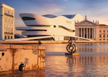 Charlie Hebdo et Elon Musk saffrontent violemment sur X après un dessin choc sur la police migratoire américaine ICE Retour sur cette passe darmes inattendue entre satire française et milliardaire   Viral Mag