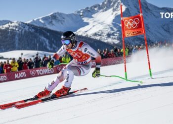 Un incident cocasse a perturbé le match entre Daniil Medvedev et Tomas Machac à Roland Garros lors dune journée pluvieuse Découvrez les détails de ce moment insolite sur le court   Viral Mag